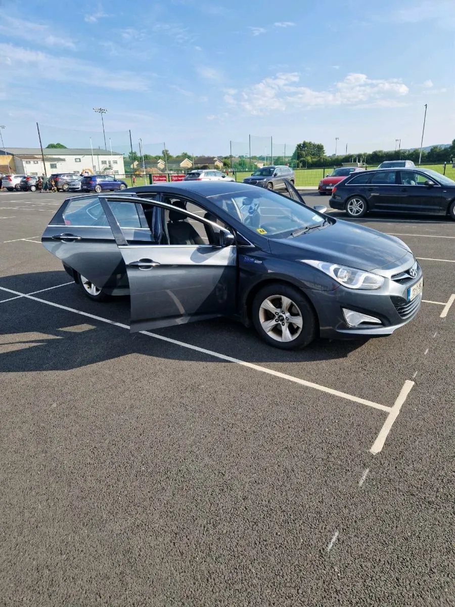 Car - Image 3