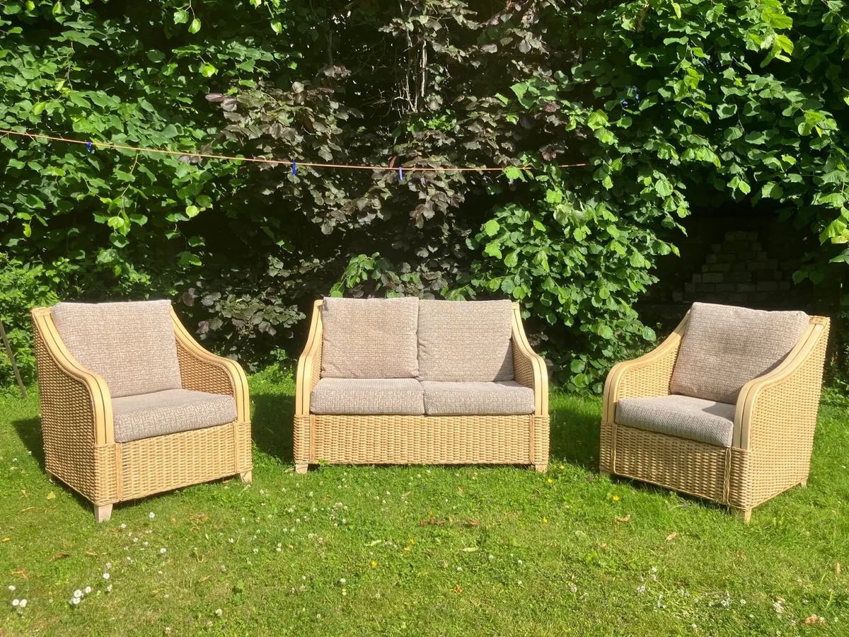 Rattan sofa with armchairs - Image 1