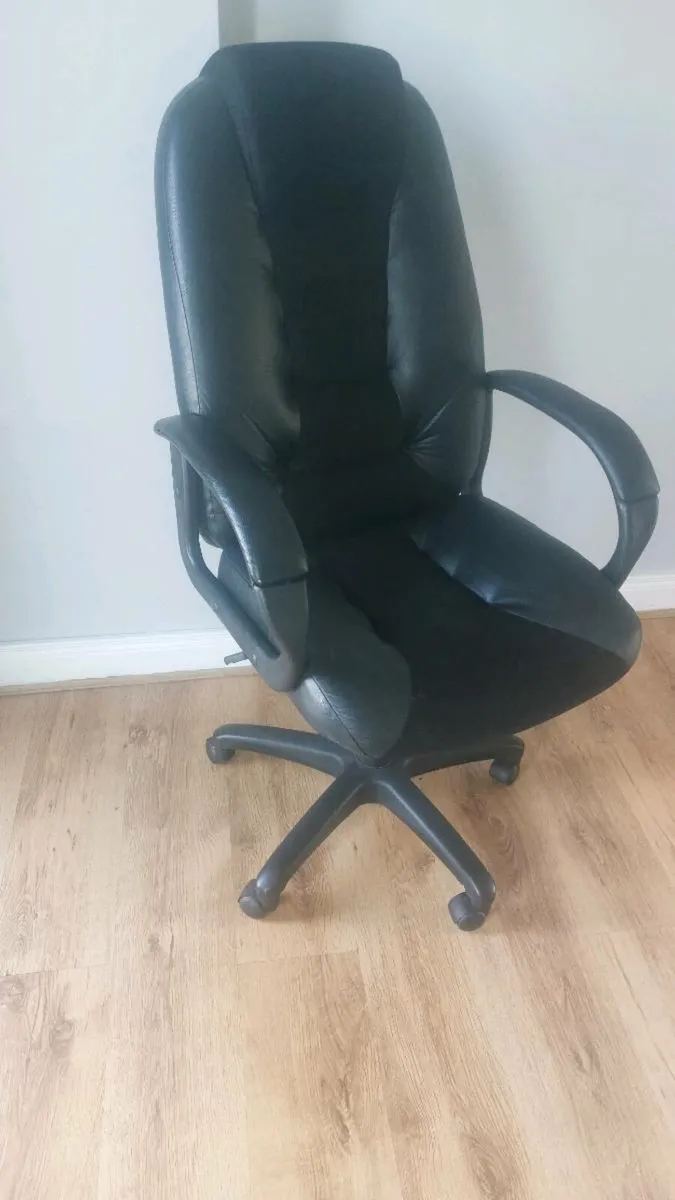 Office swivel chair - Image 1