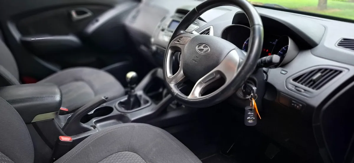 11 Hyundai ix35 ,   NEW NCT  5/26 - Image 4