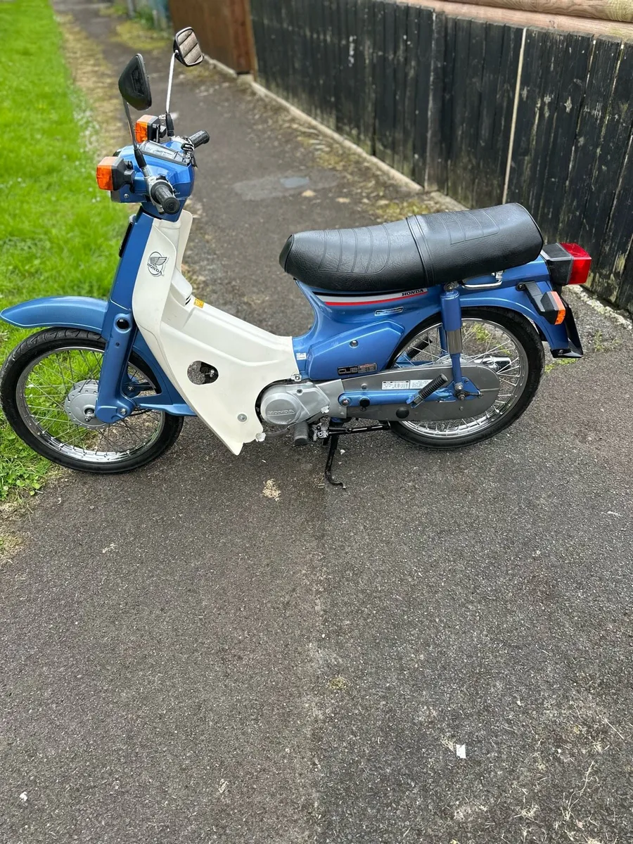 1997 Honda C90 Cub - Image 2