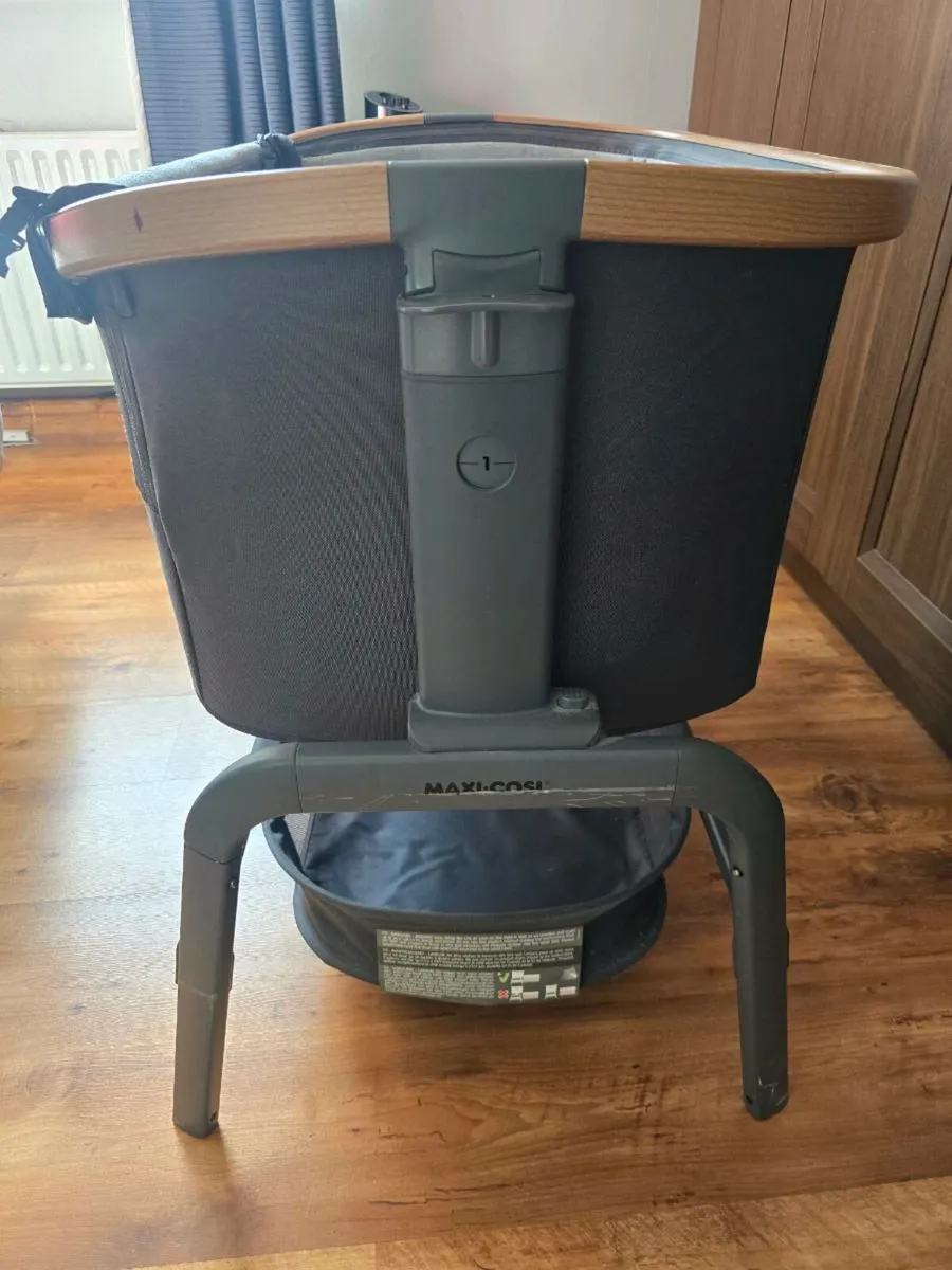 Maxi Cosi Iora co-sleeper- Graphite - Image 4