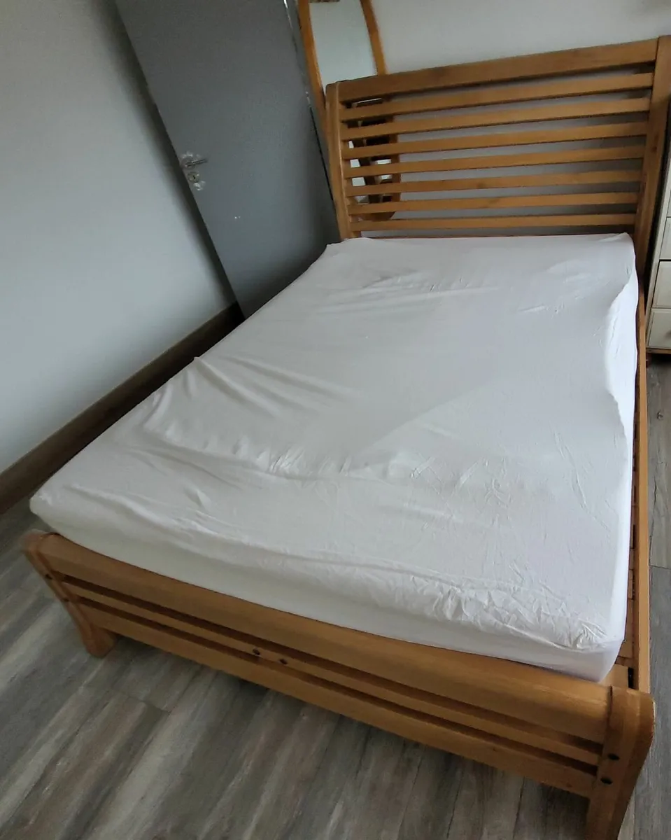 5ft Solid Oak Bed & Mattress - Image 4