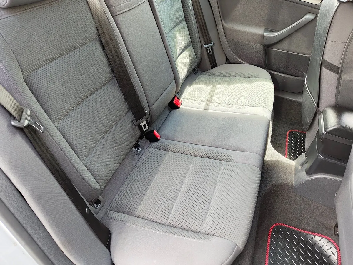 Volkswagen Golf 2005 - Image 3