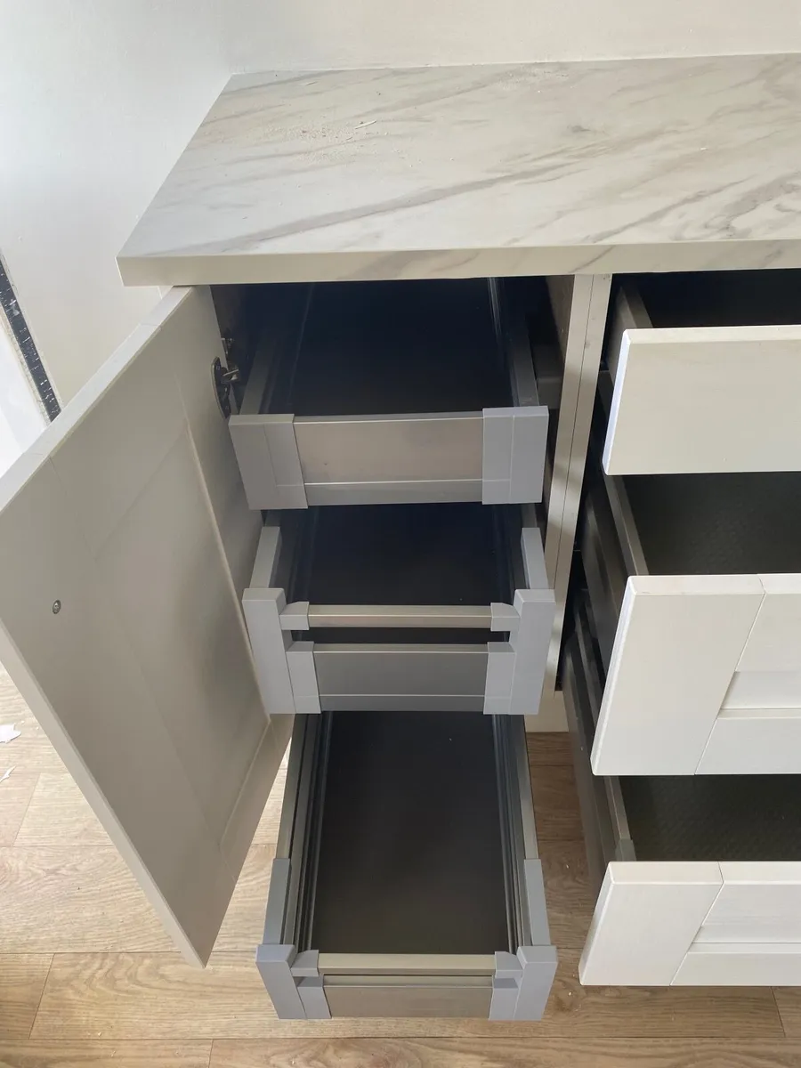 Kitchen - Image 2