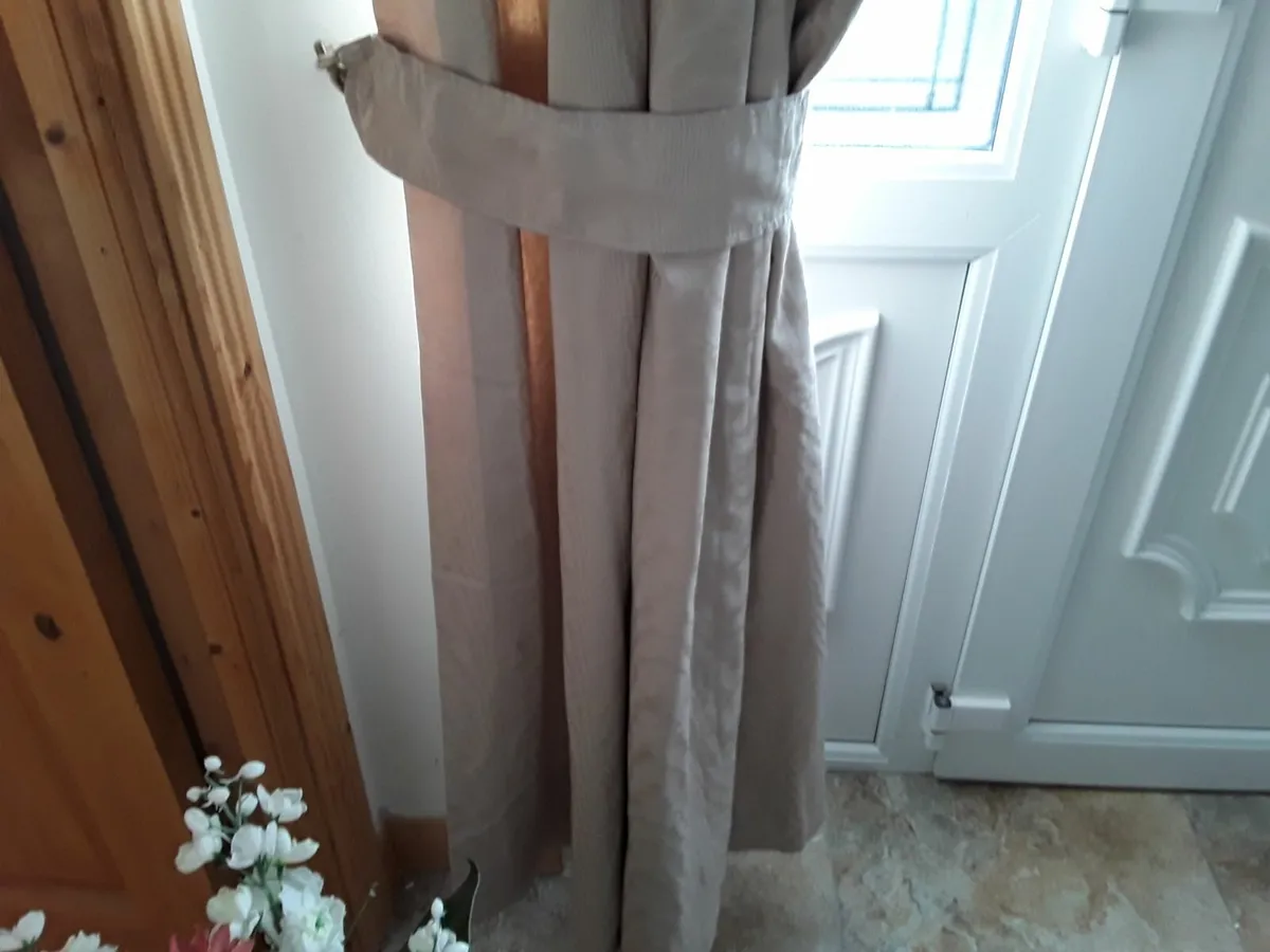Lovely tanned coloured drapes in good condition - Image 1