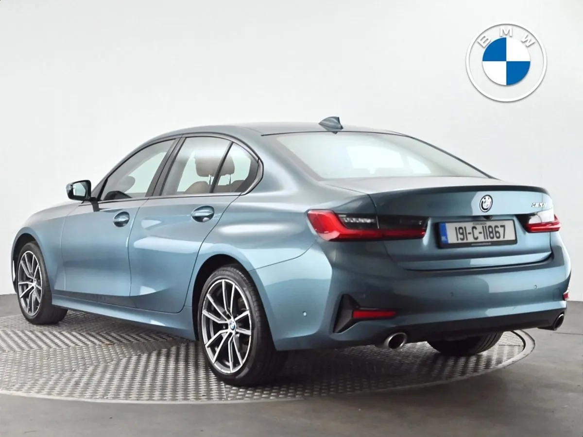 BMW 3 Series 320i Sport Saloon - Image 2