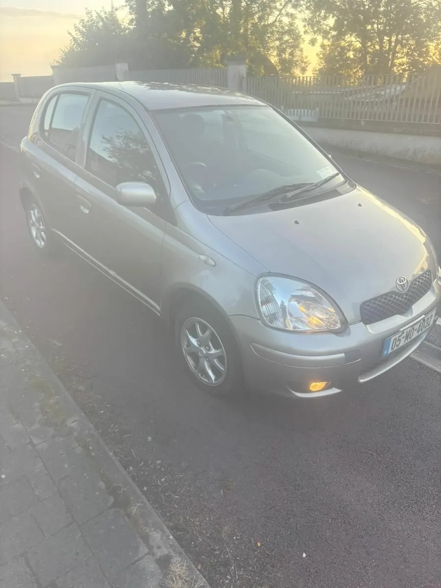 Toyota Yaris 2005 - Image 2