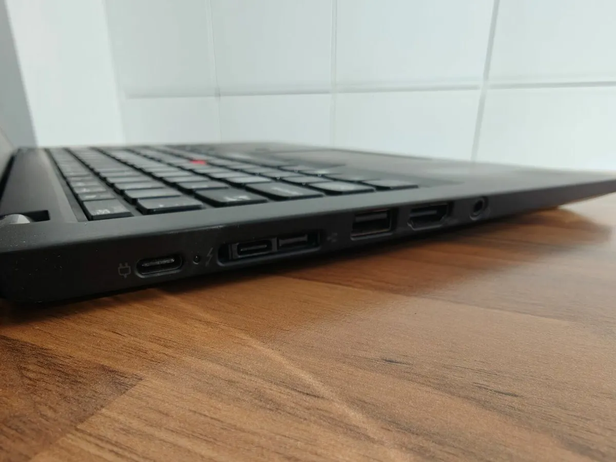 Lenovo ThinkPad X280 | i7 | 8GB | 256GB | Touch - Image 4