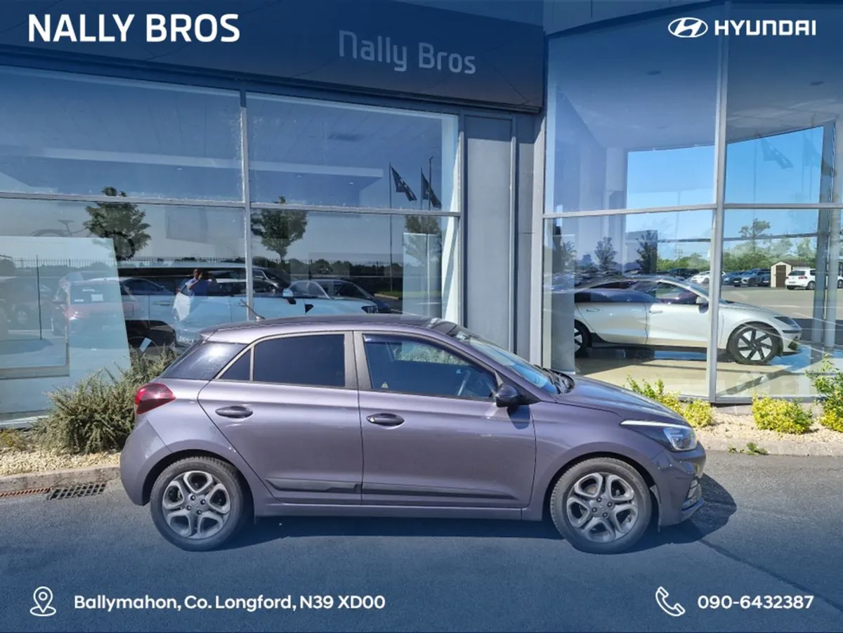 Hyundai i20 Active Deluxe 5DR - Image 2