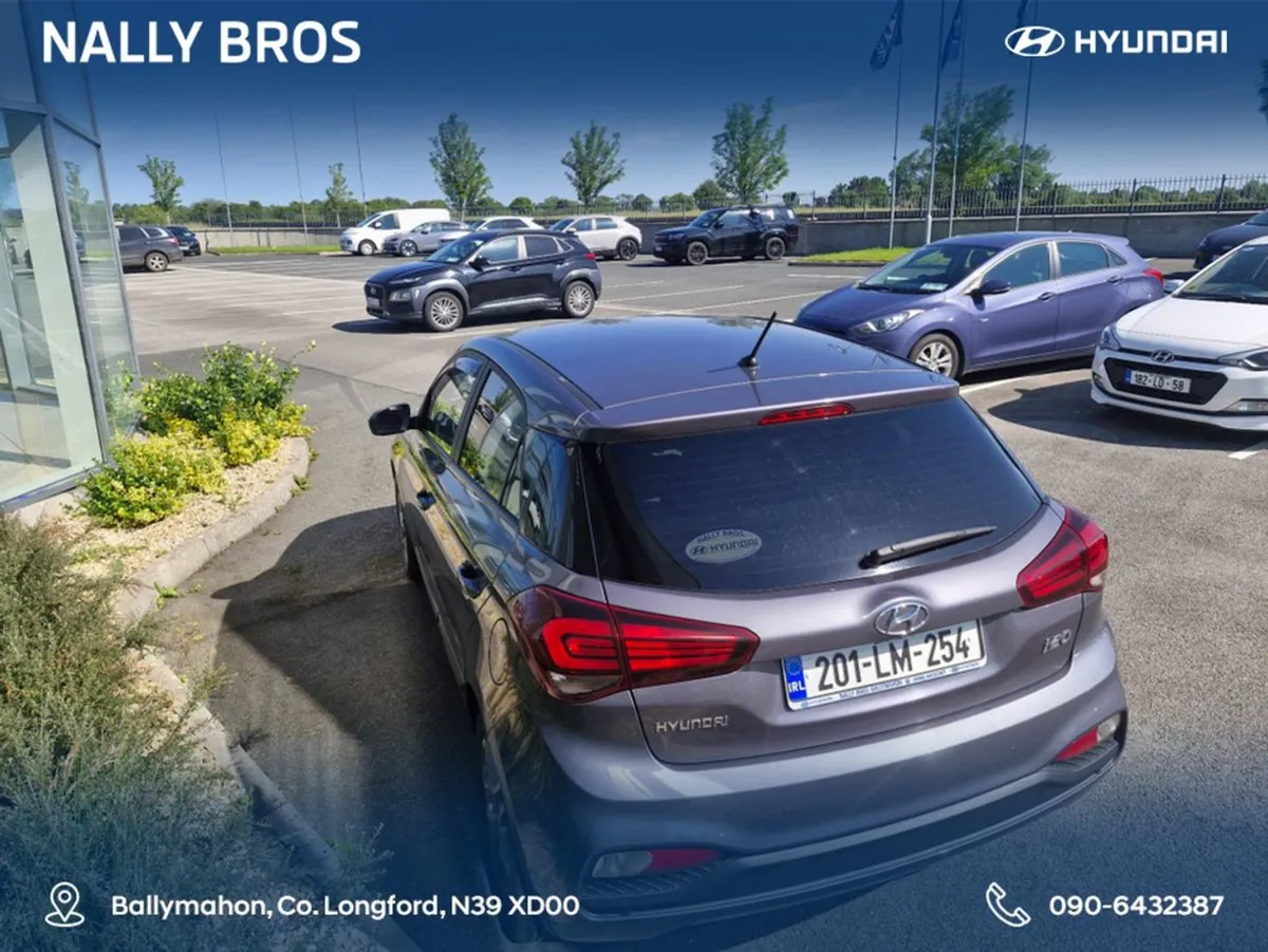Hyundai i20 Active Deluxe 5DR - Image 4
