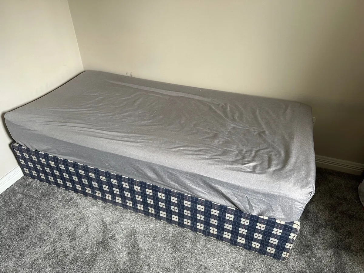 Bed - Image 2