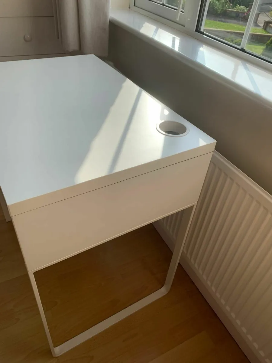 Desk - Image 4