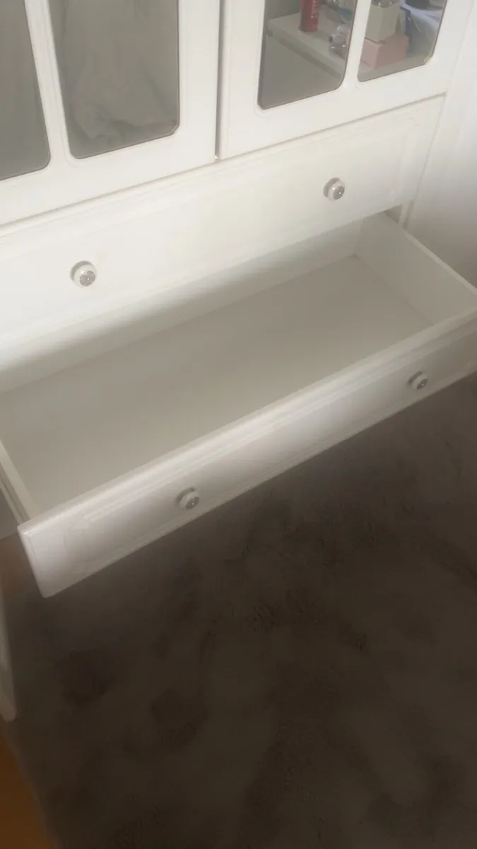 White Built In Wardrobe with Mirror Panels - Image 4