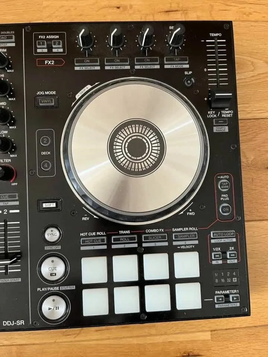 Pioneer DJ DDJ-SR Performance Serato Controller - Image 3