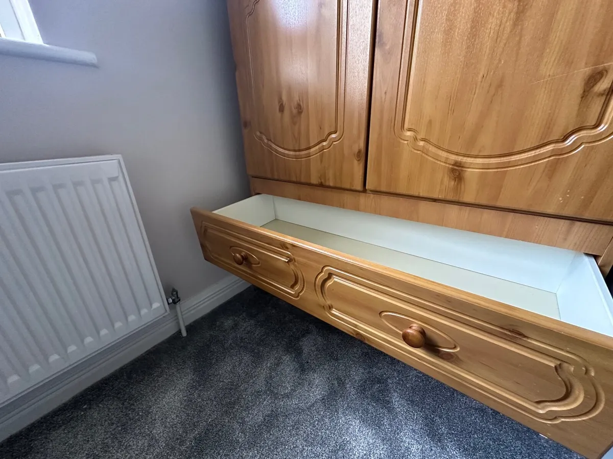 Wardrobe - Image 4