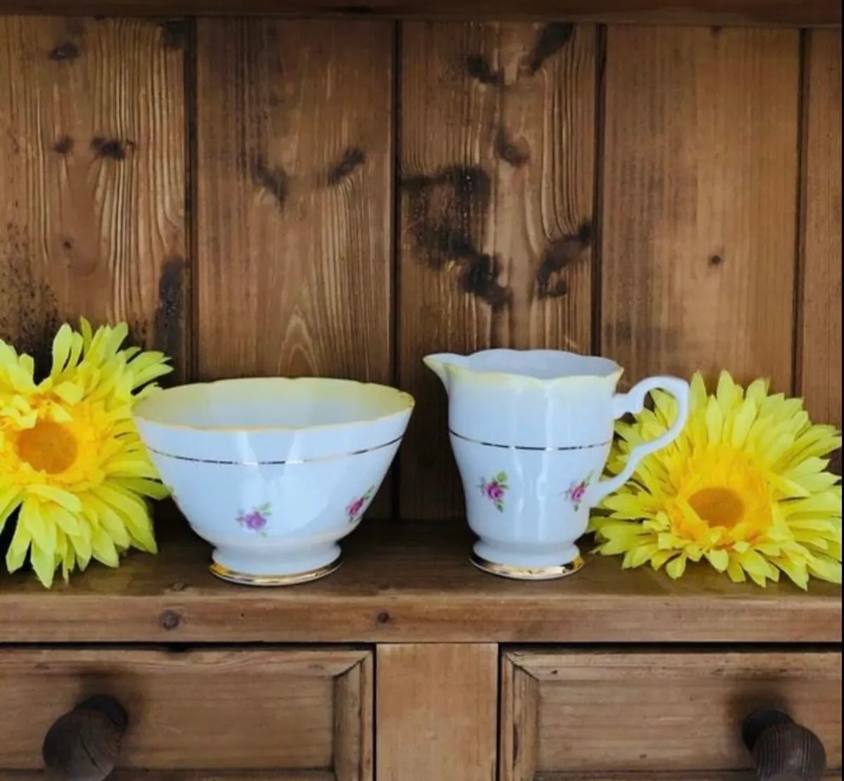 Sugar bowl and jug - Image 1