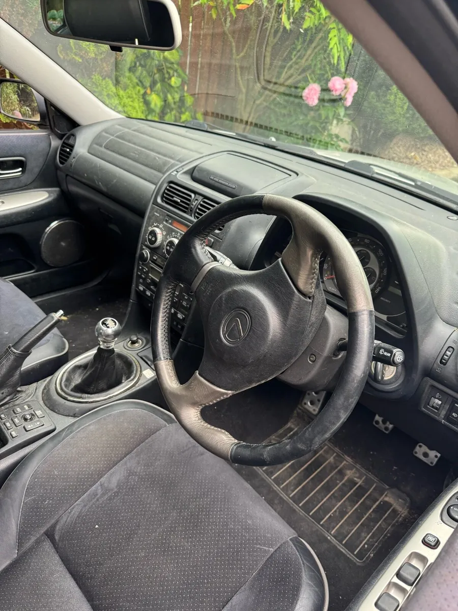 Lexus i200 sports cross - Image 4