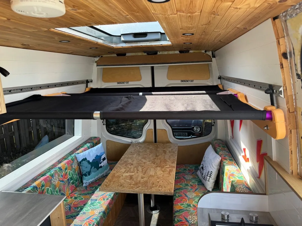 Volkswagen camper van - Image 2