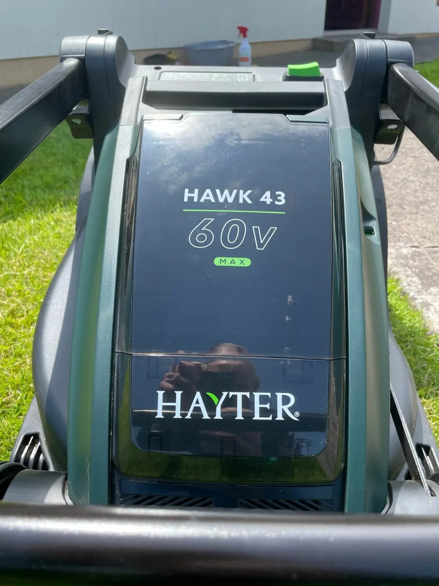 Hayter Hawk 43 battery mower - brand new - Image 3