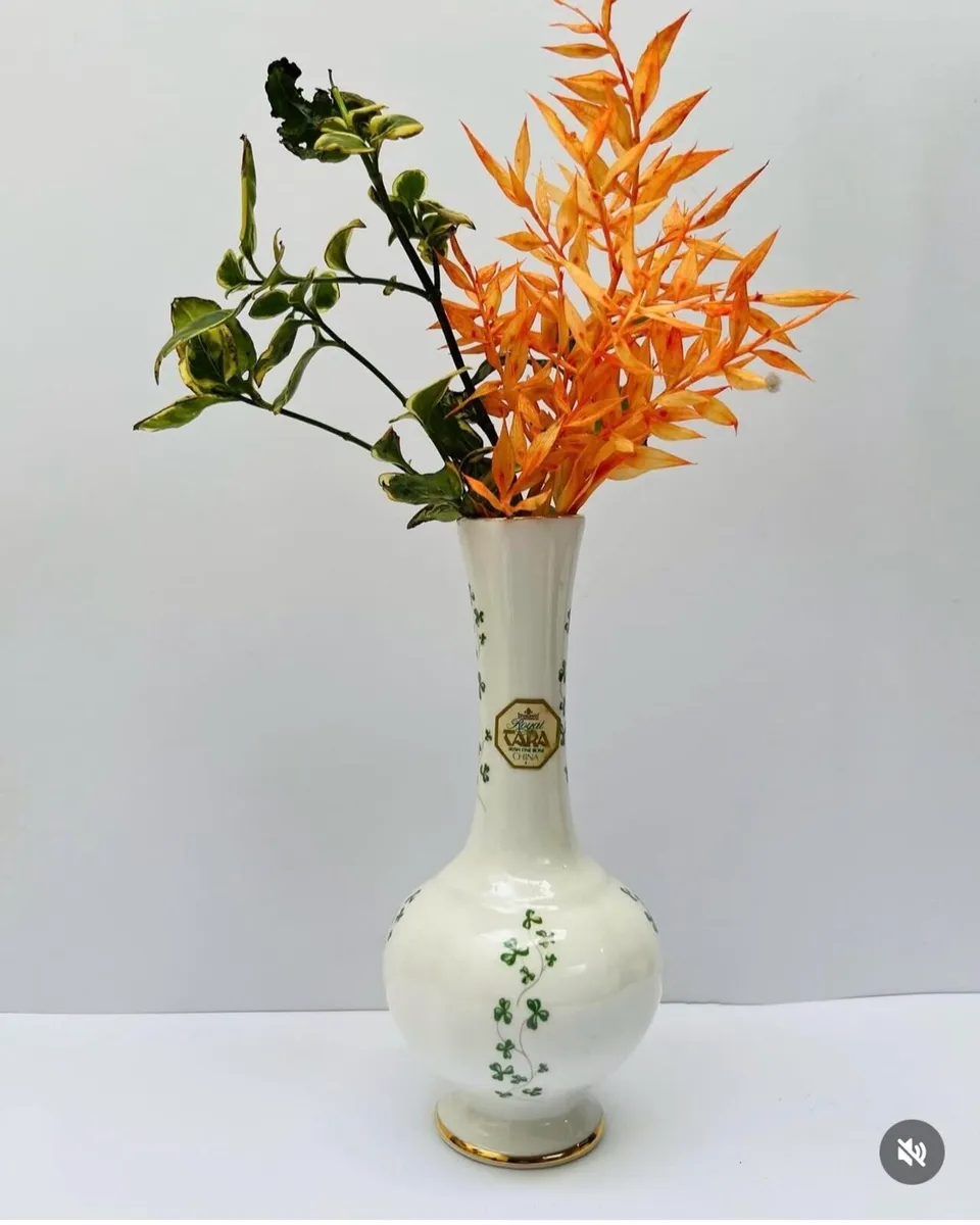 Tara vase - Image 1