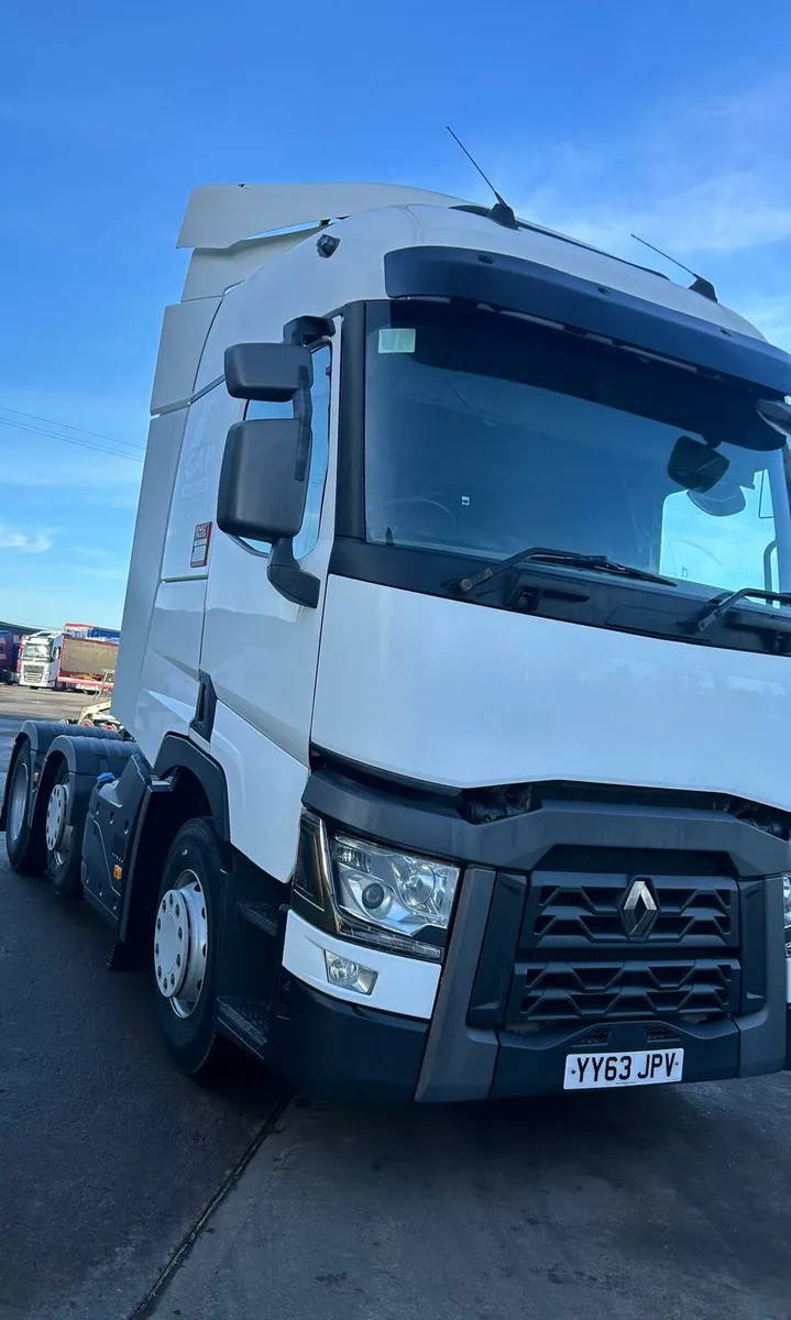 2014 Renault Truck For Sale - Image 2