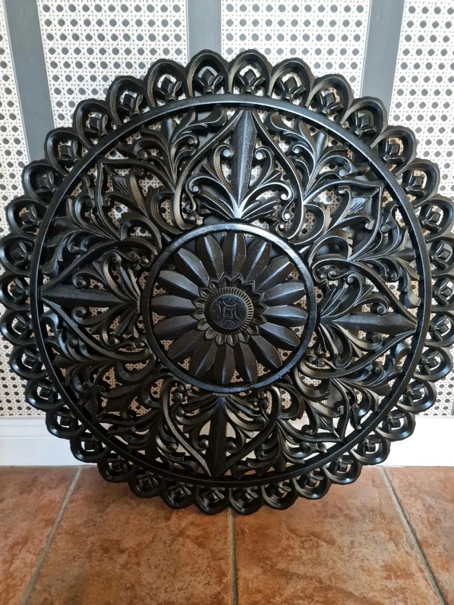 Wall decor - Image 1