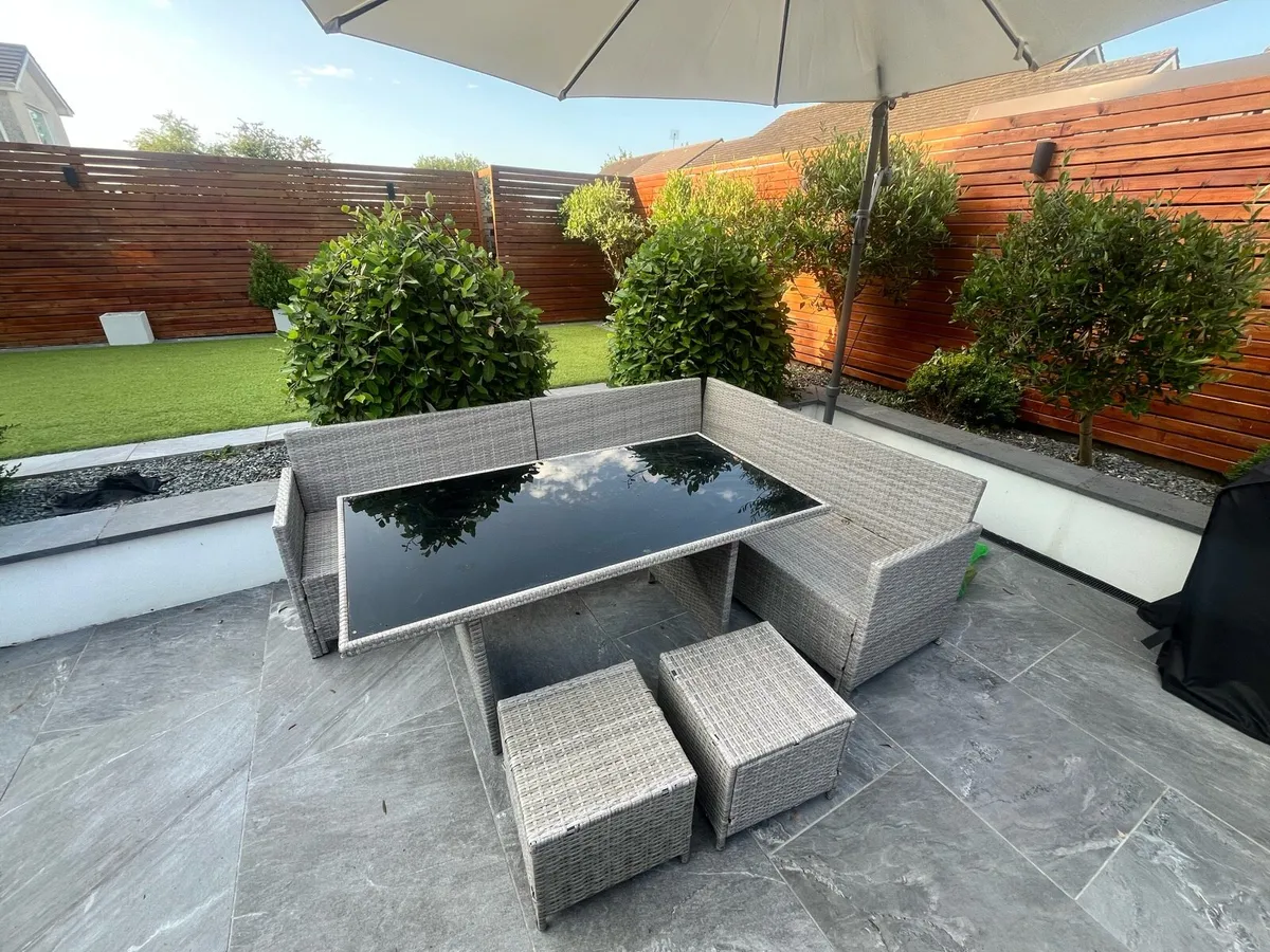 Corner garden furniture - Image 1