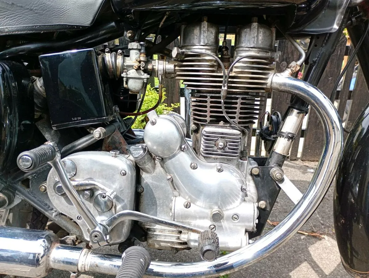 Vintage motorcycle - Image 2