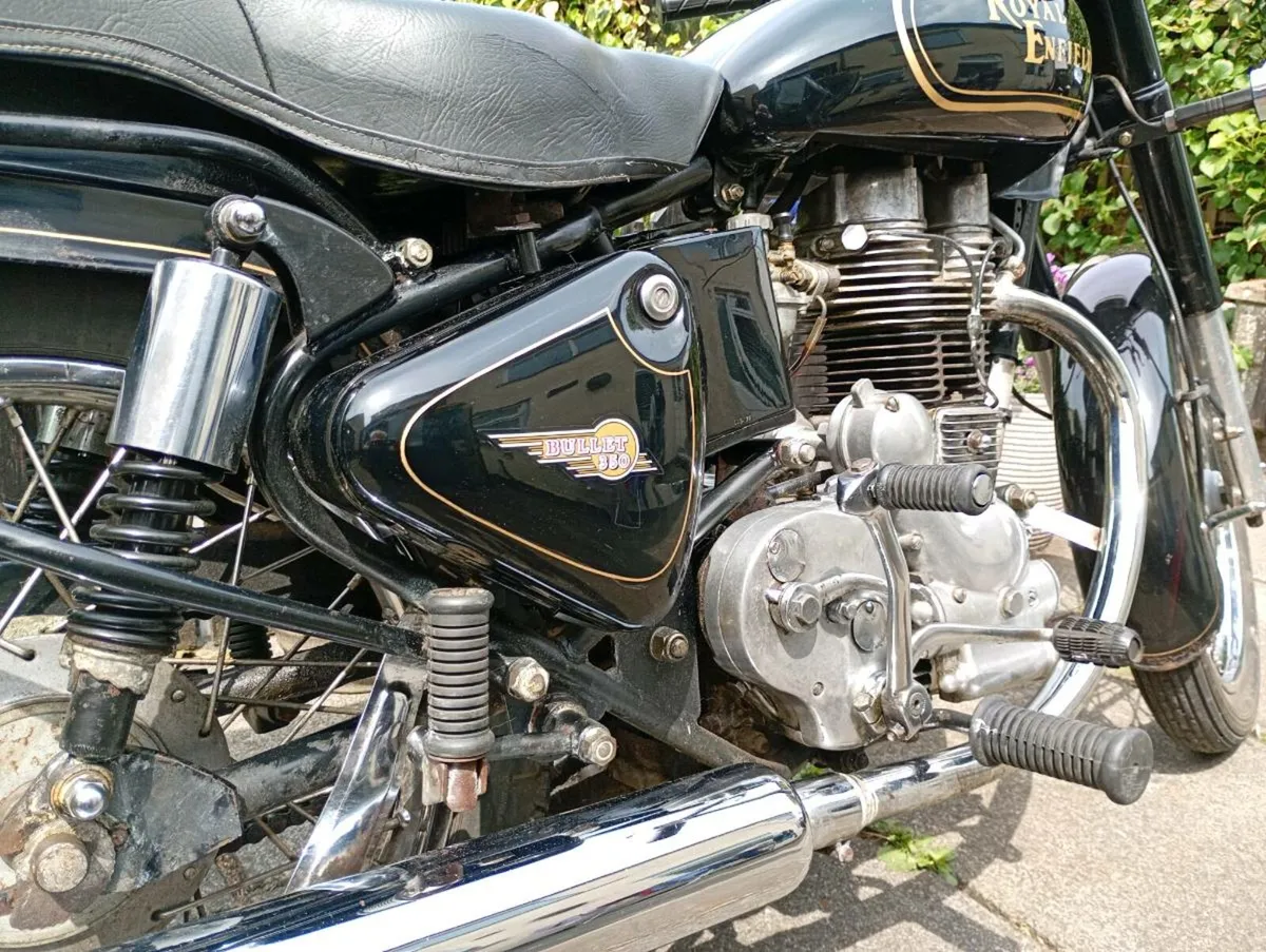 Vintage motorcycle - Image 3