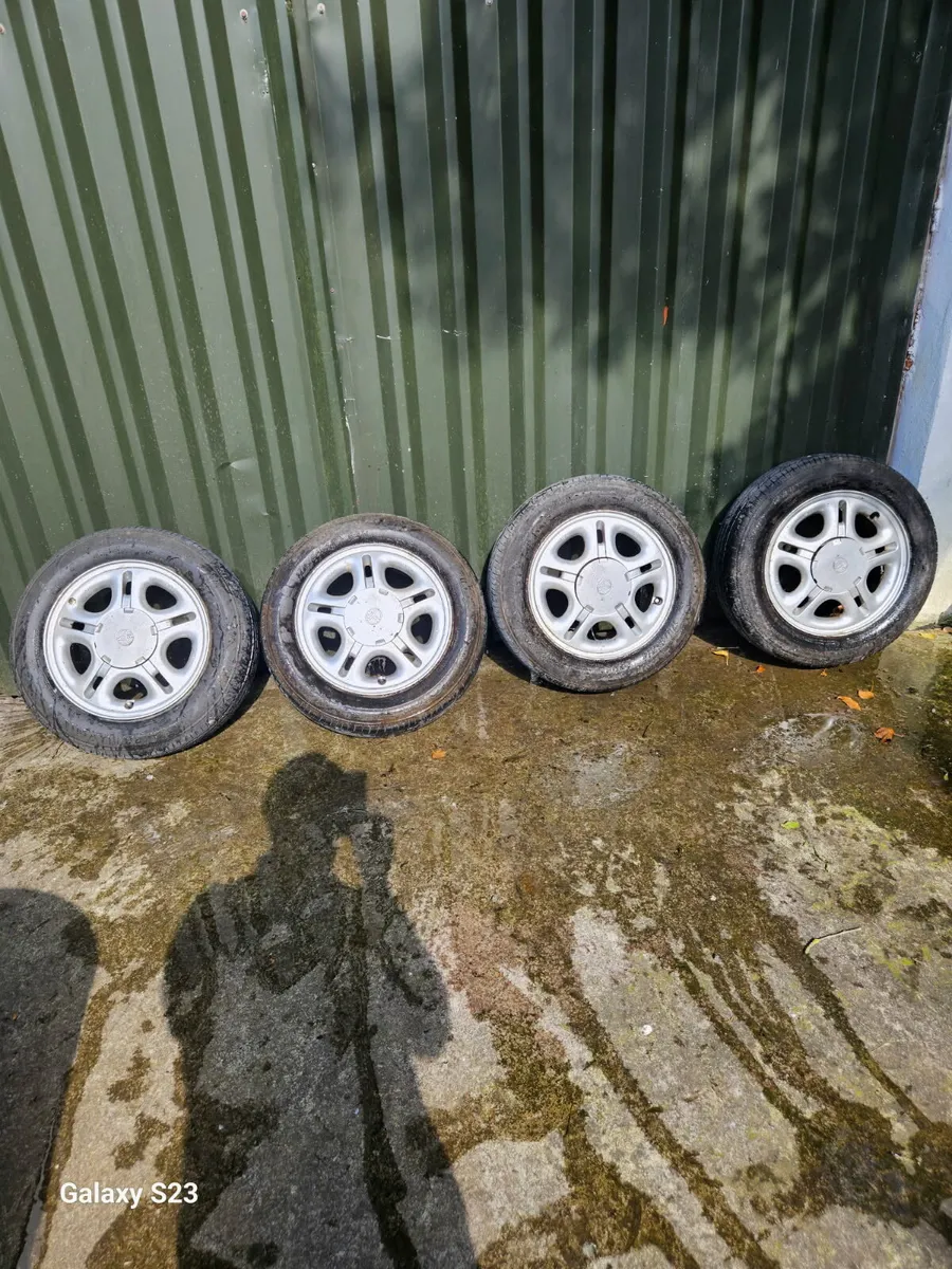 E10 corolla alloys for sale 14" - Image 1