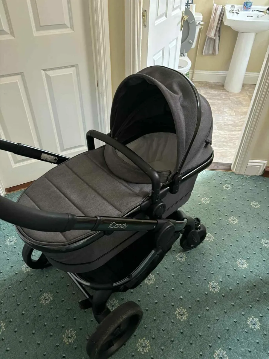 Pram - Image 1