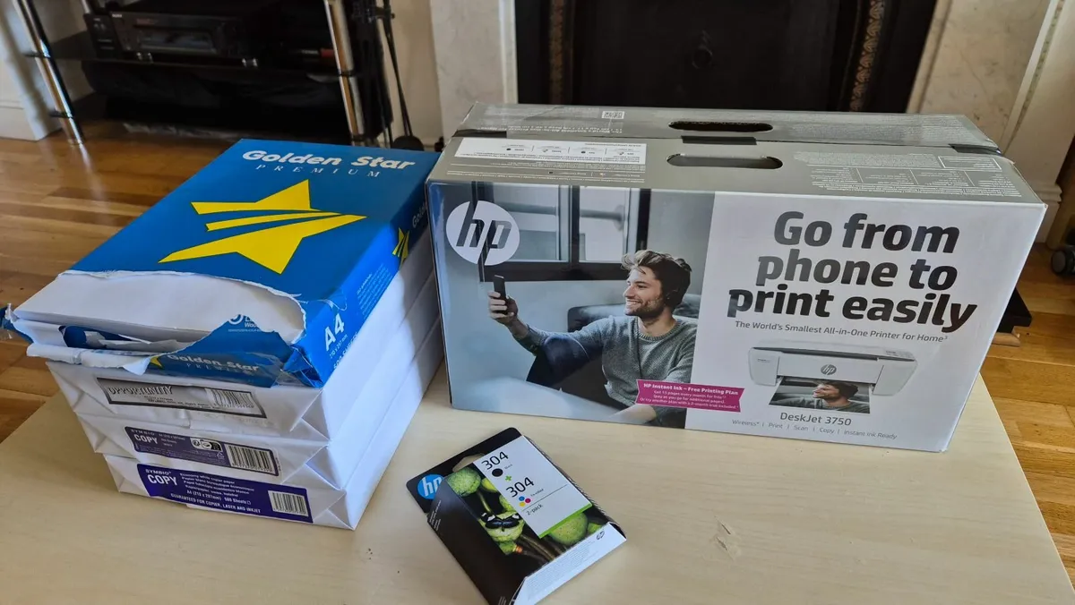 Wireless printer, with new ink and paper, as new - Image 1