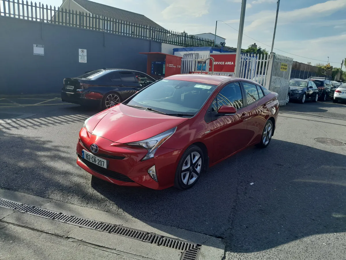 Toyota Prius 2016 luxury - Image 3