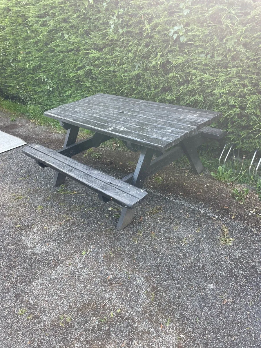 Picknic garden table and bench set €100 - Image 1