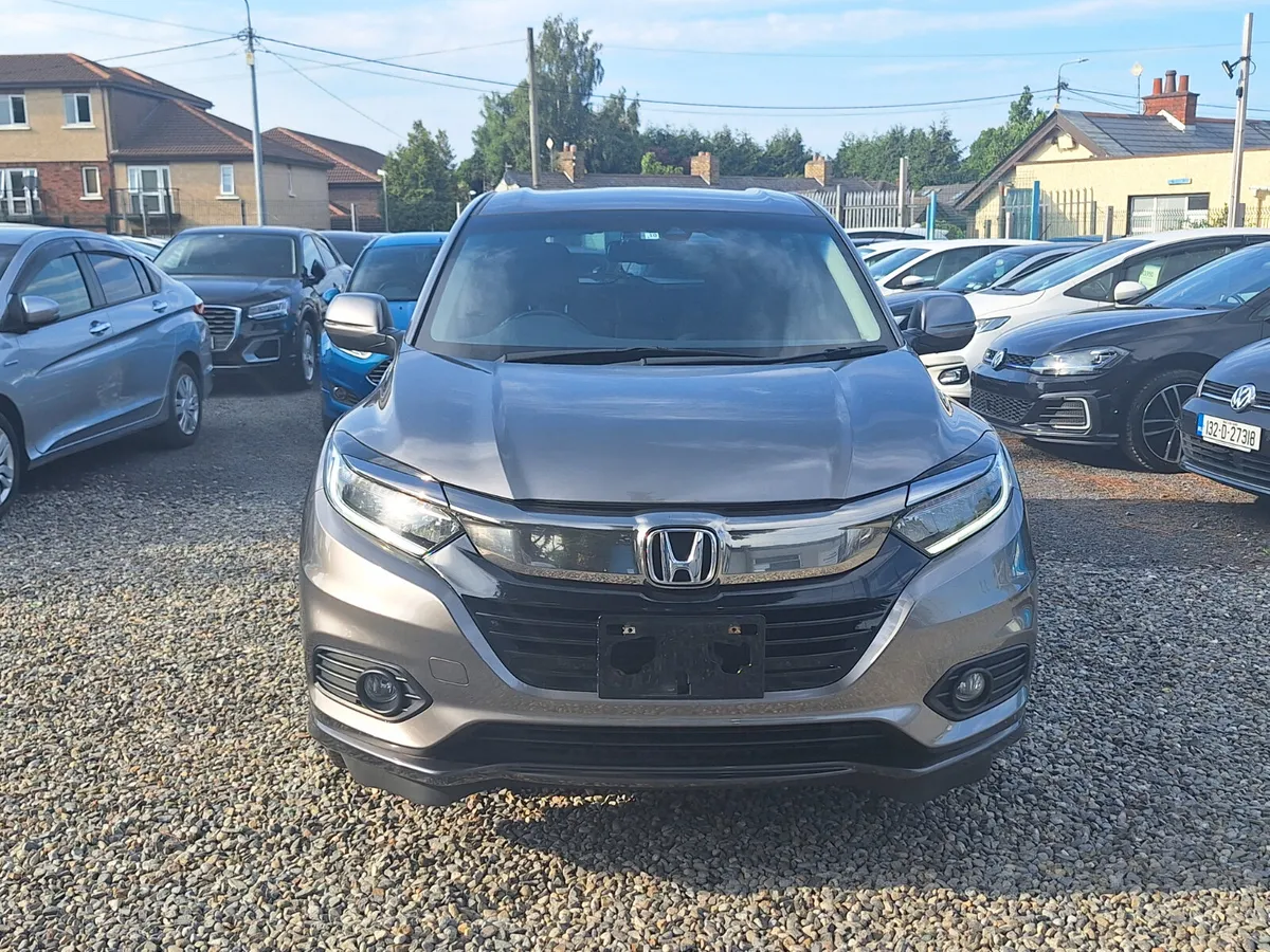 Honda Vezel 1.5L Hybrid|High-Spec|Low Miles - Image 1
