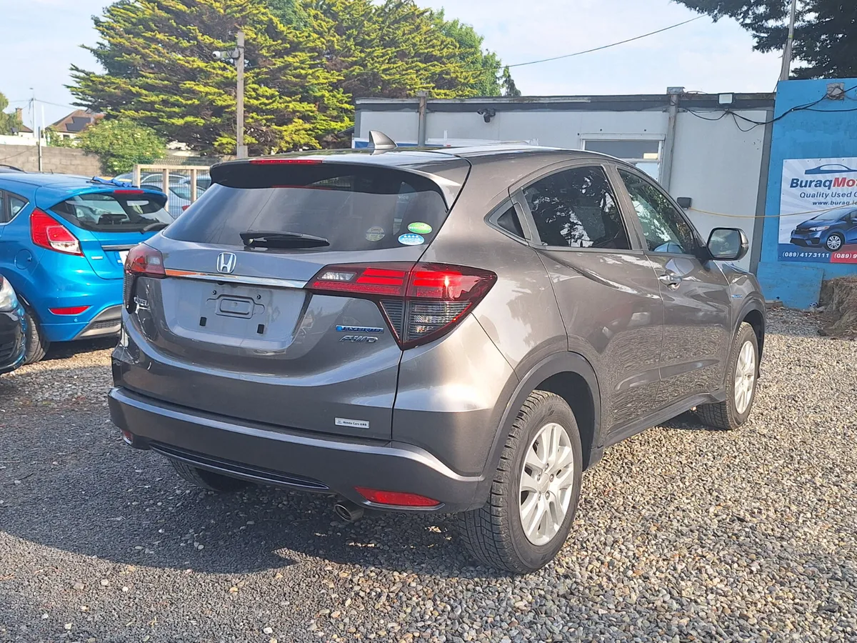 Honda Vezel 1.5L Hybrid|High-Spec|Low Miles - Image 4