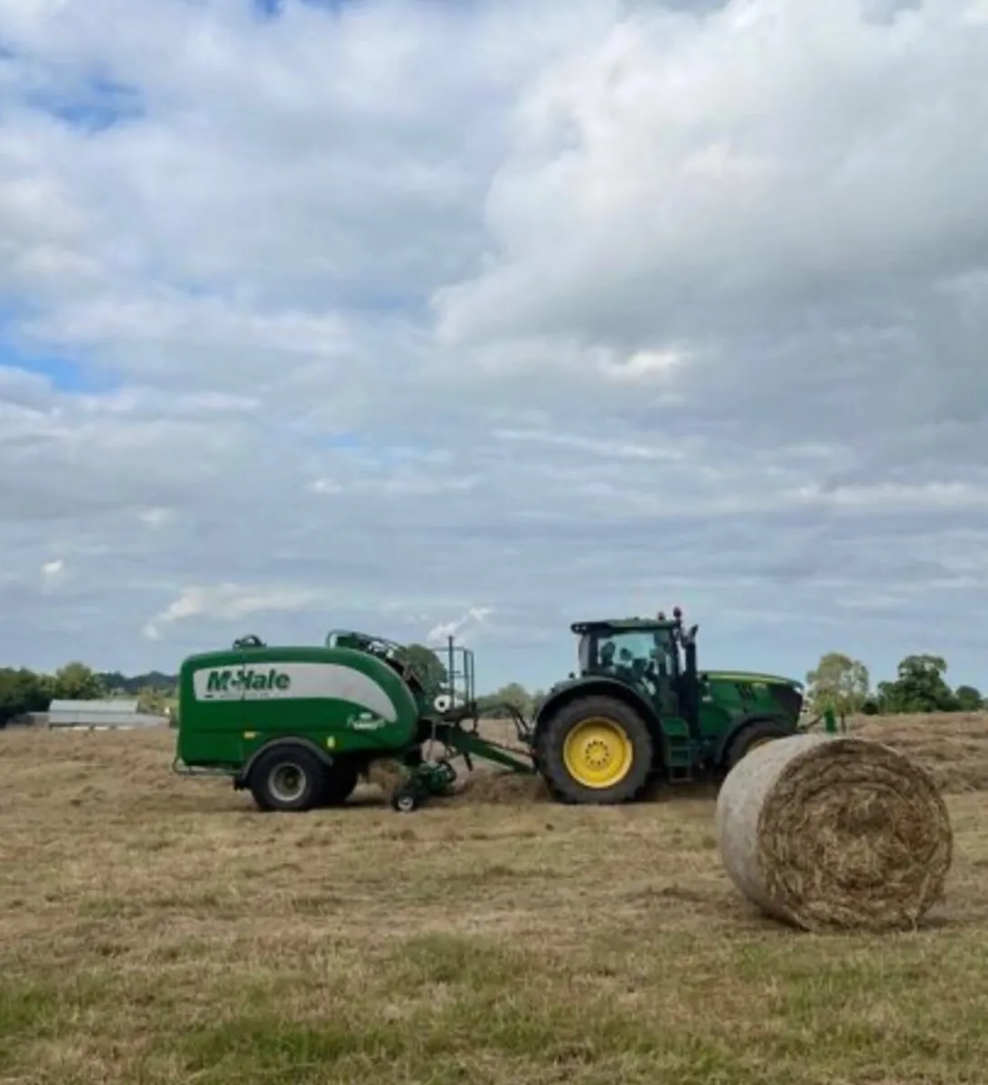Hay bales - Image 1