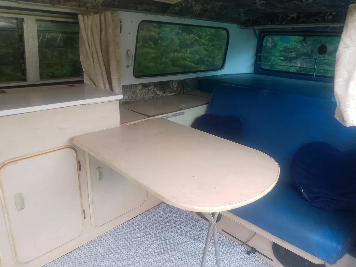 Volkswagen Camper van T2 Baywindow - Image 4