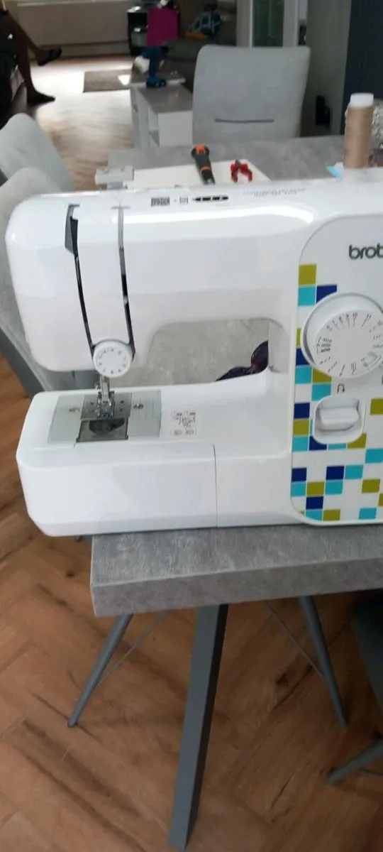 Sewing machine - Image 1