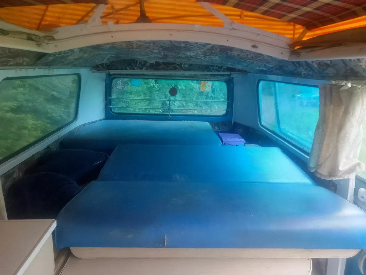 Volkswagen Camper van T2 Baywindow - Image 3