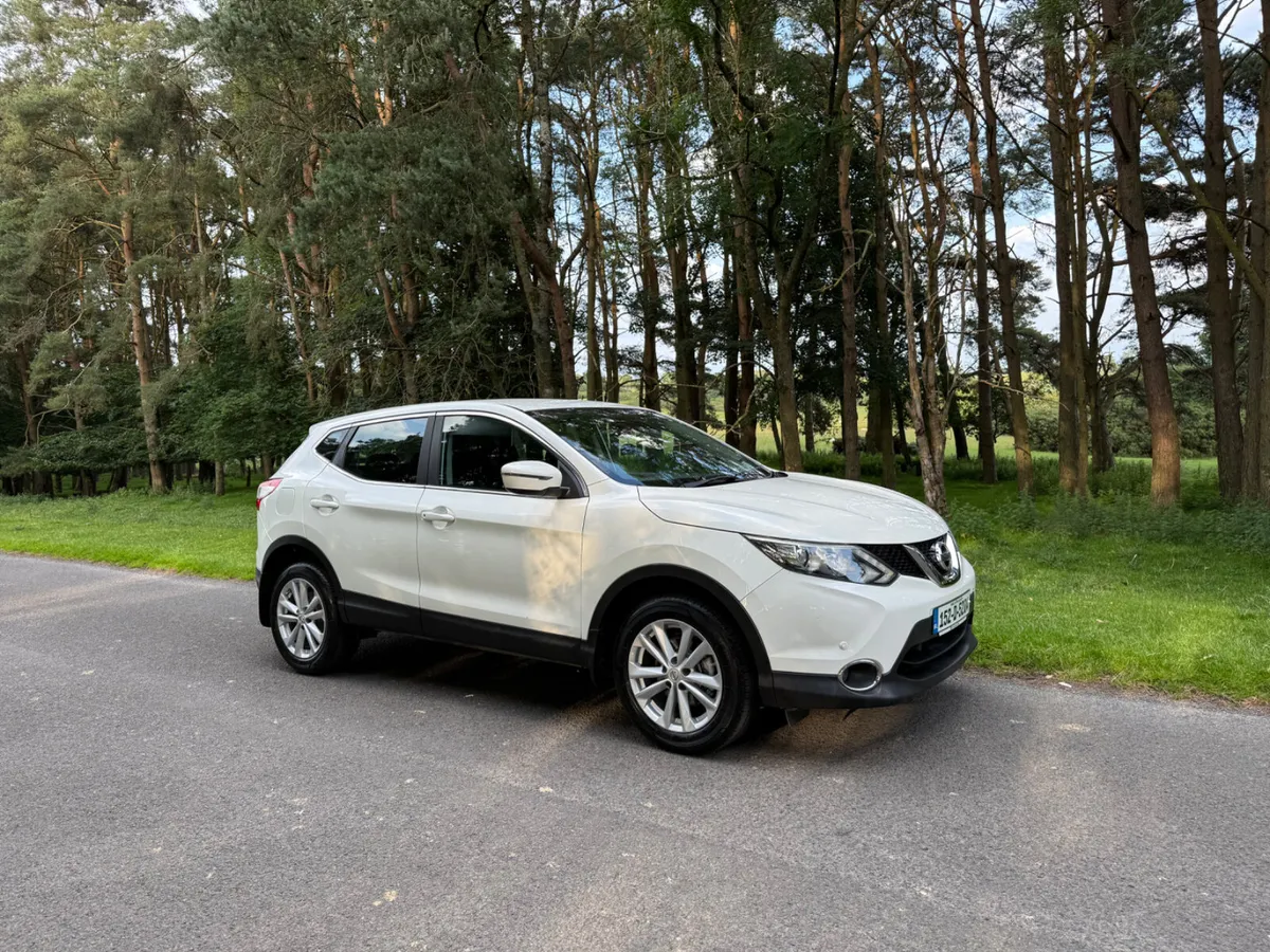 Nissan Qashqai 2015 Low KM - Image 1