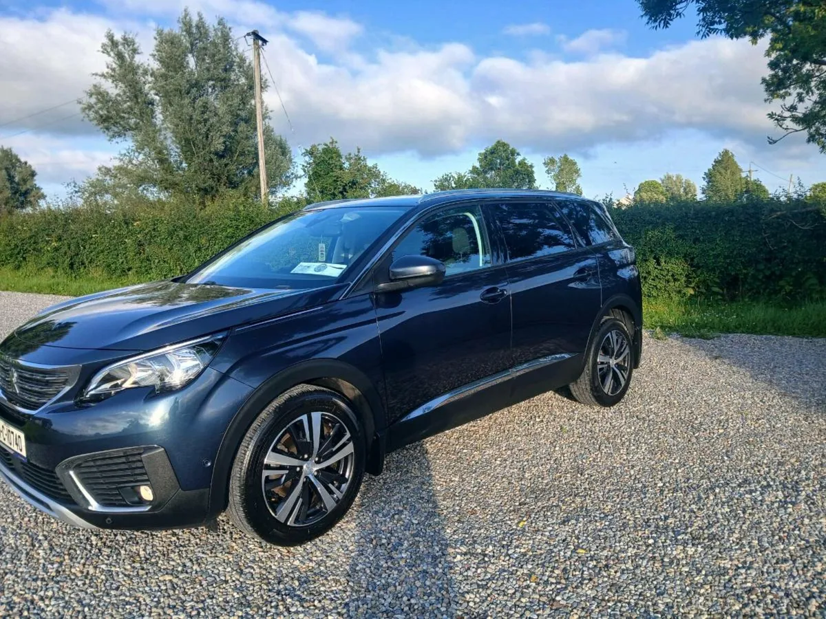 PEUGEOT 5008 ALLURE 1.5 DIESEL 7 SEATER - Image 3