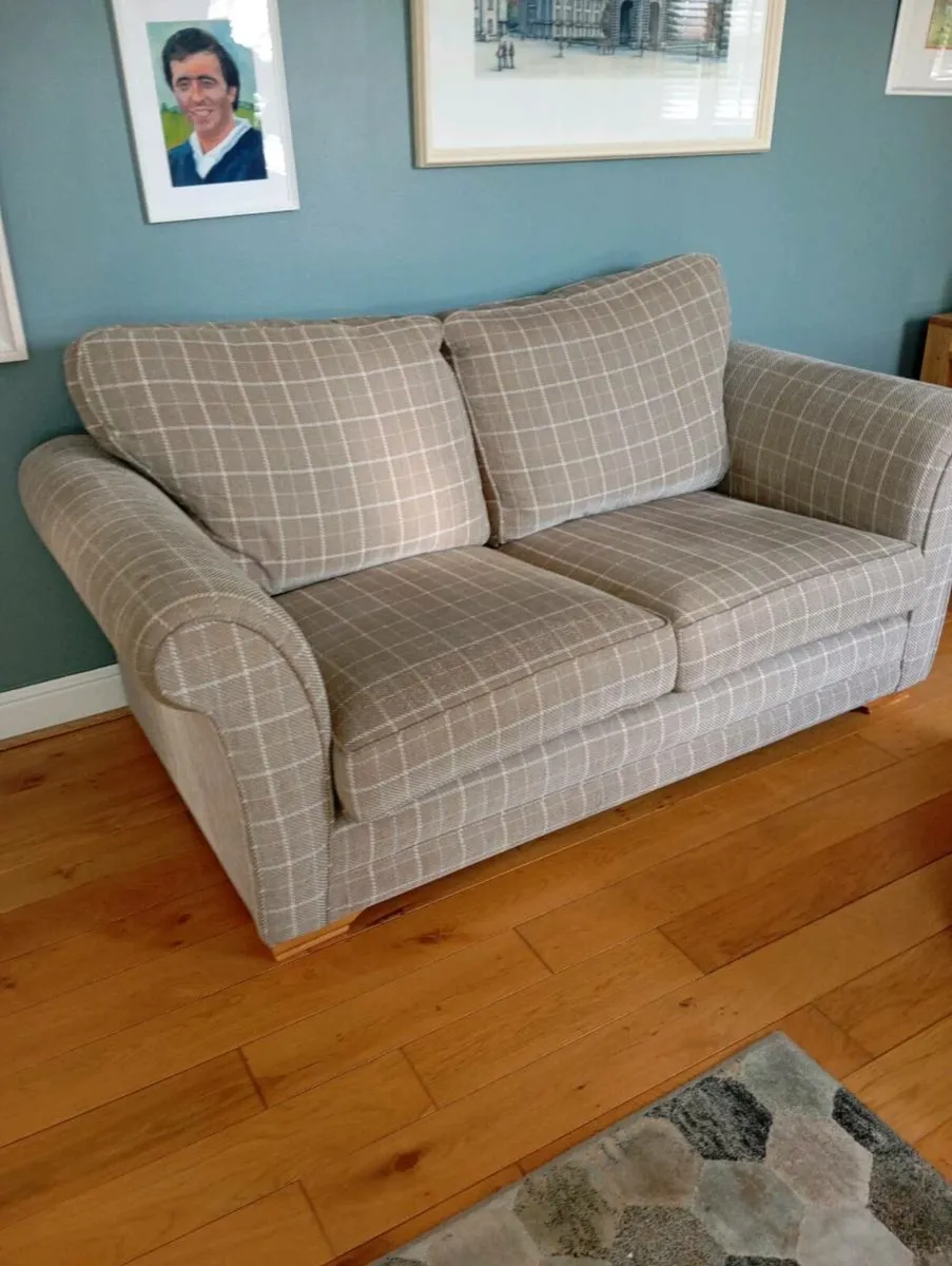 Suite of furniture from arnotts - Image 2