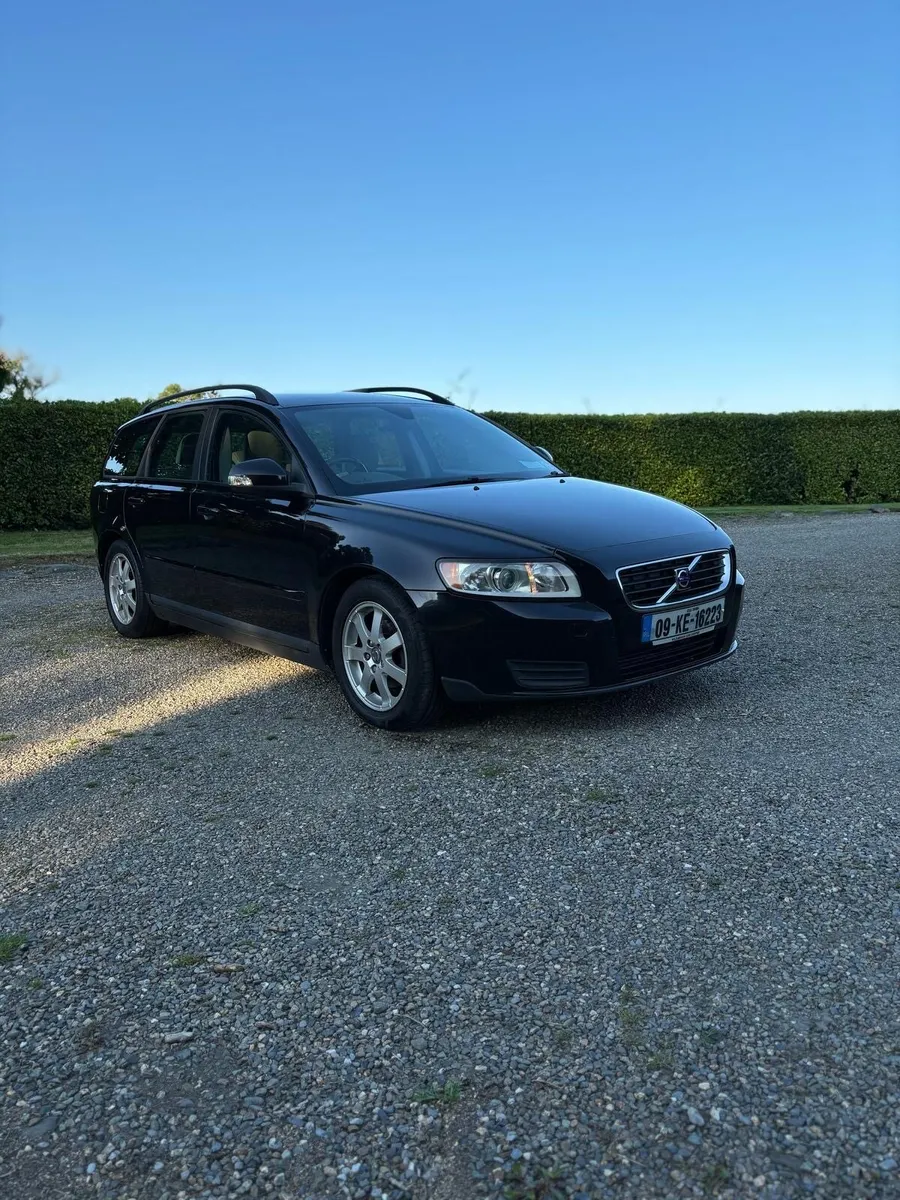 Volvo V50 1.6 D Long NCT Full Service History - Image 2