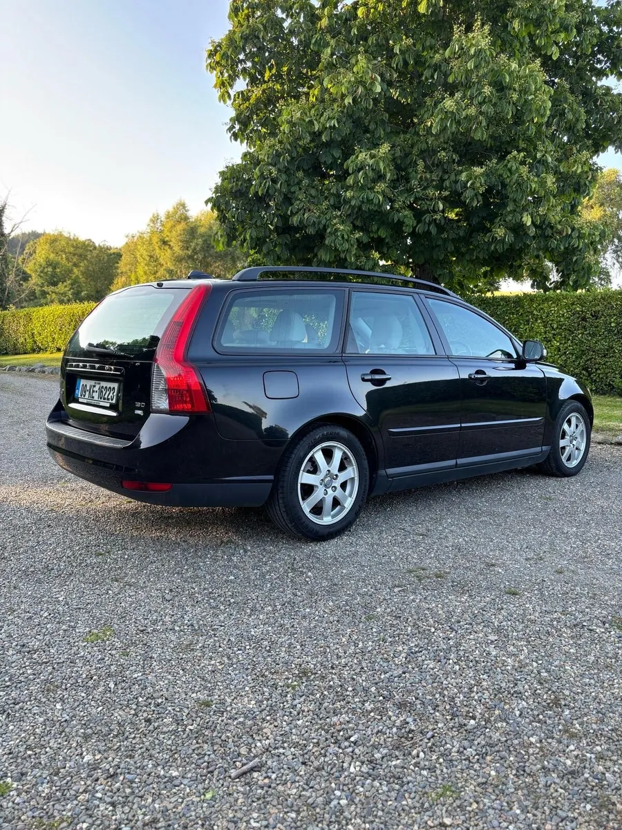 Volvo V50 1.6 D Long NCT Full Service History - Image 4