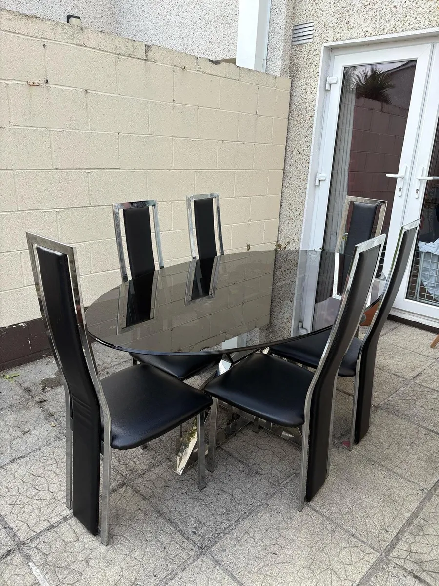 Dining Table with 6 chairs - Image 3