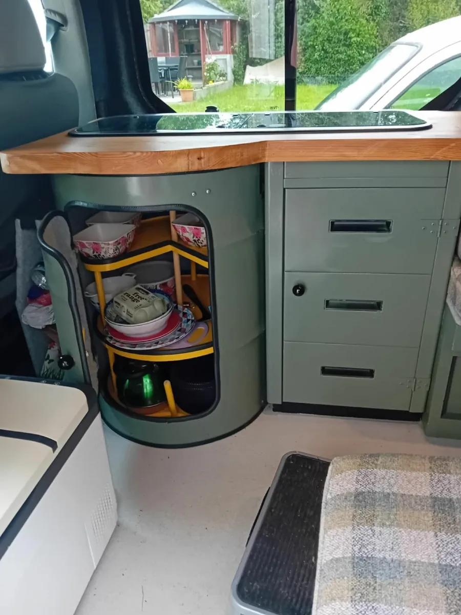Renault Trafic Campervan - Image 2