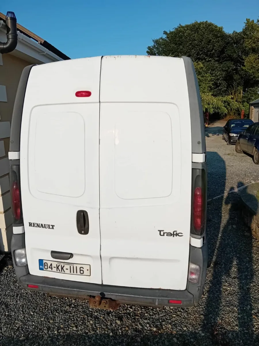 Renault Trafic Campervan - Image 3