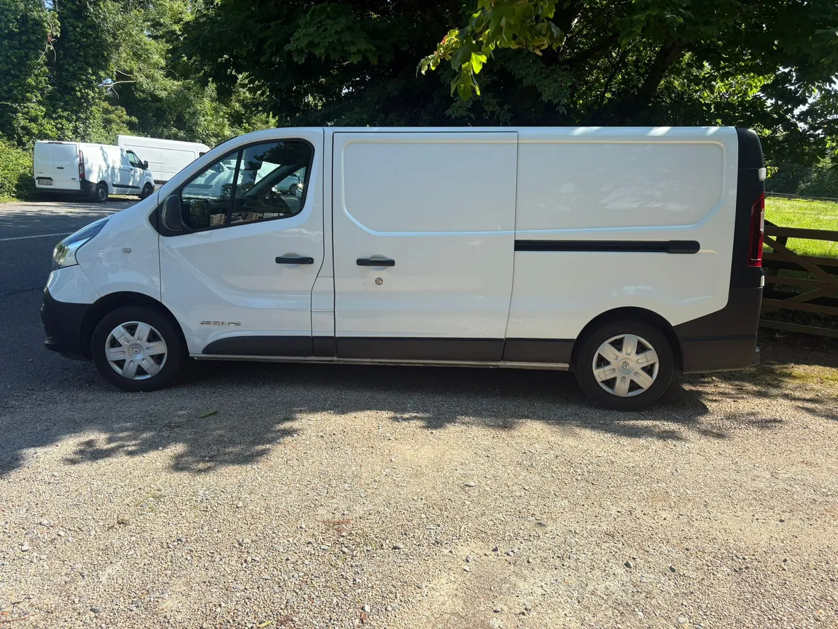 17 RENAULT TRAFFIC LWB - Image 2
